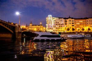 Croisière de luxe en yacht privé sur la Vltava